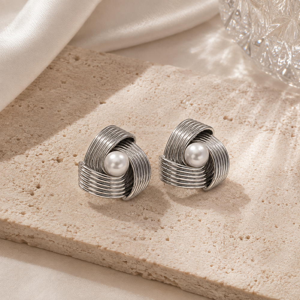 Boucles d’Oreilles Perle Entrelacée Argentées