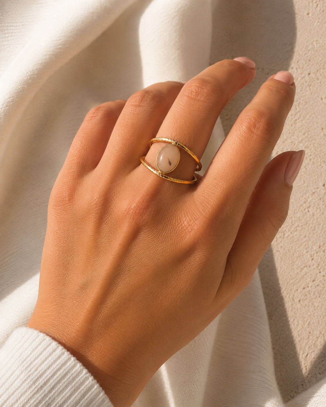 Bague Pierre Ovale Beige Dorée