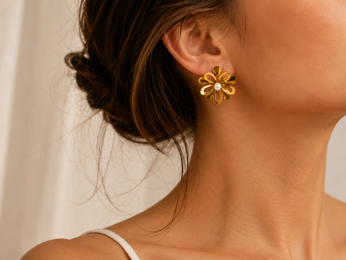 BOUCLES D’OREILLES FLEUR NACRÉE