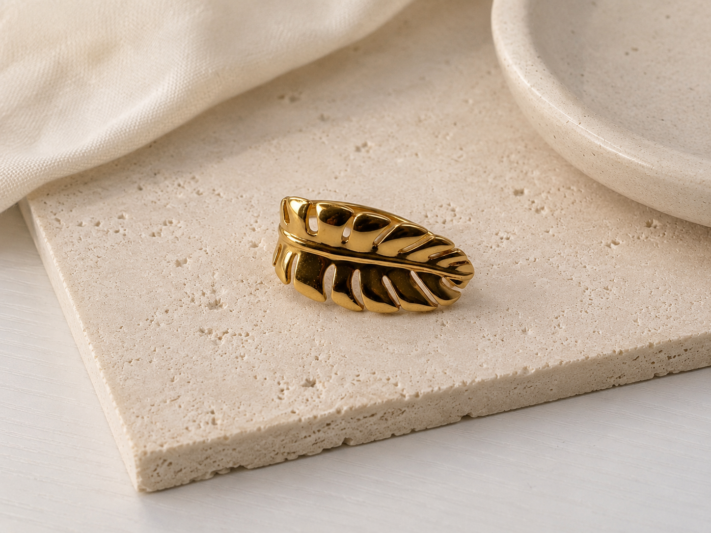 BAGUE FEUILLE SCULPTÉE