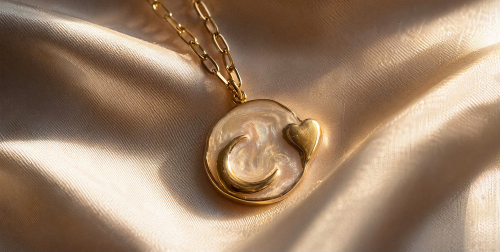 COLLIER LUNE & CŒUR NACRÉ