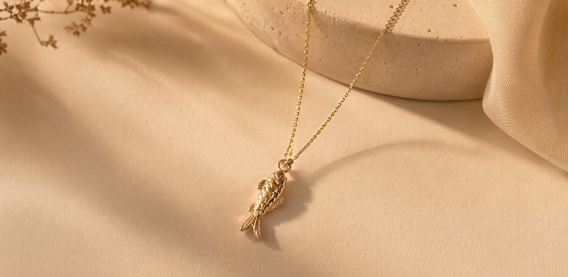 COLLIER POISSON KOÏ DORÉ