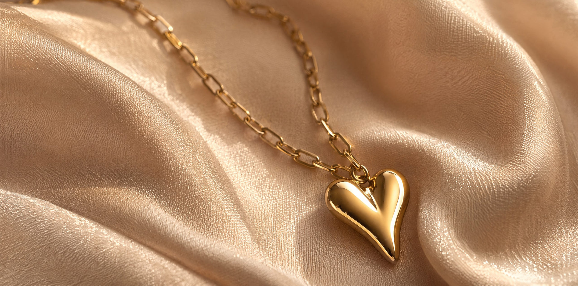 COLLIER CŒUR DORÉ