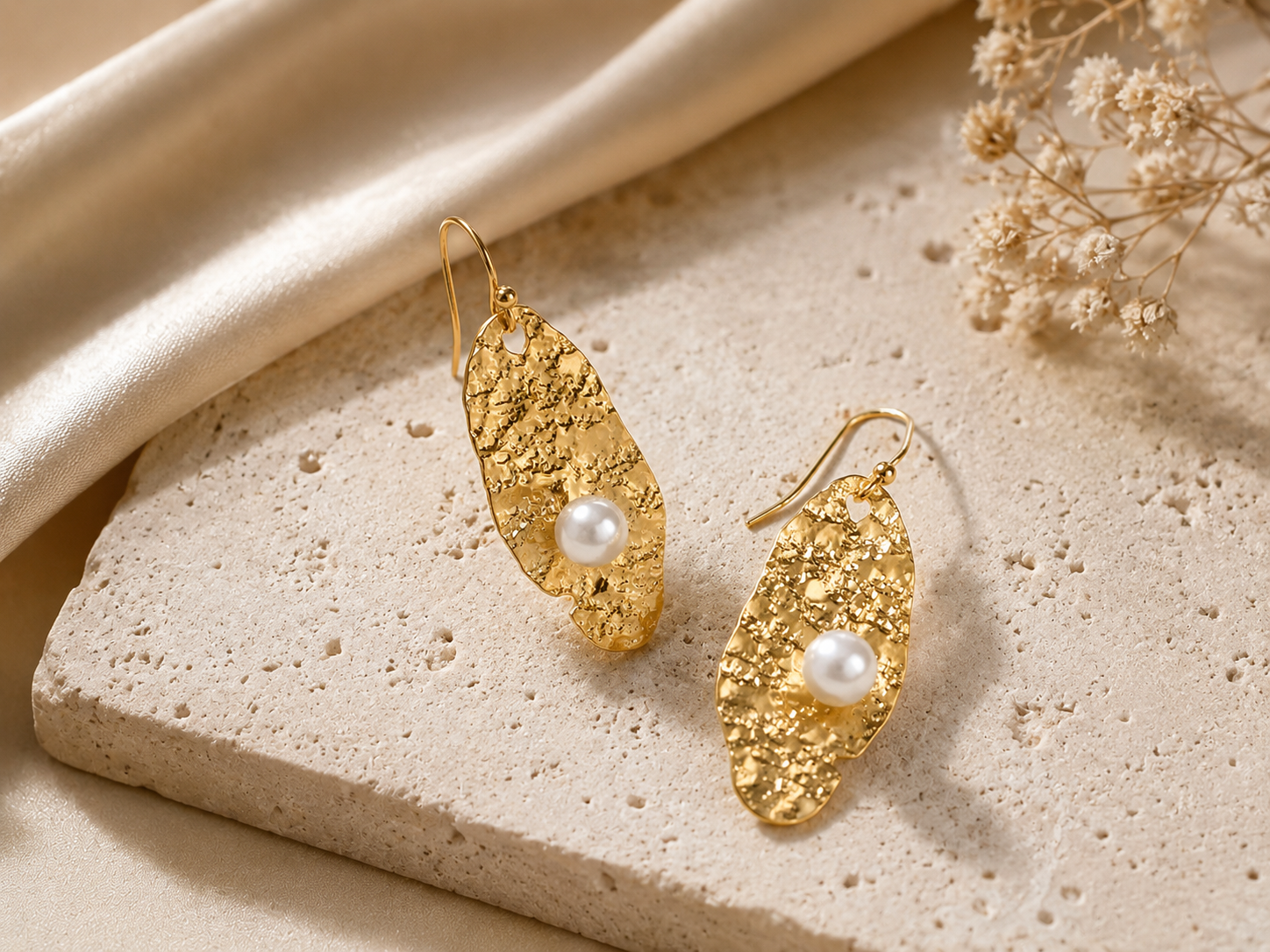 BOUCLES D’OREILLES PERLE MARTELÉE