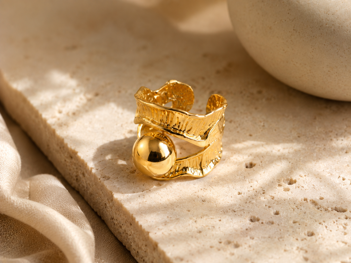 BAGUE SPHÈRE SCULPTÉE