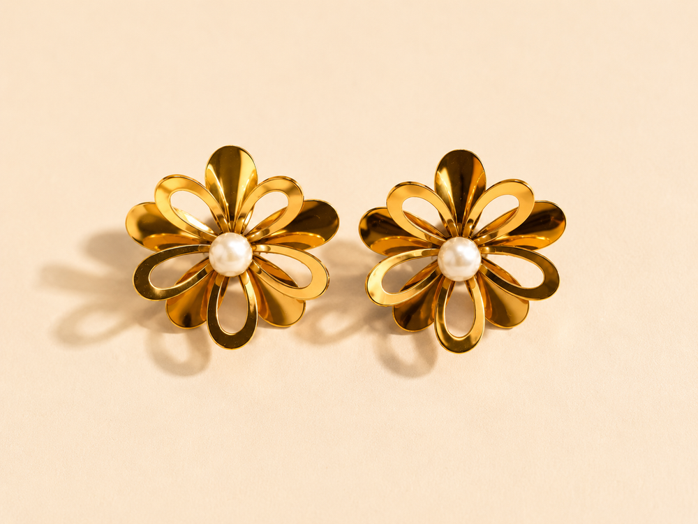 BOUCLES D’OREILLES FLEUR NACRÉE